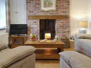 Welcoming living area | Eithinog Ganol, Penygroes, near Caernarfon
