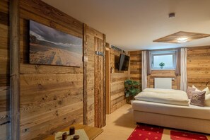 Ferienwohnung Tonihof-Stüberl mit Terrasse, Sauna und der aktivCARD Bayerischer Wald-Schlafraum
