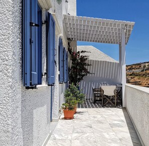 Veranda with Pergola