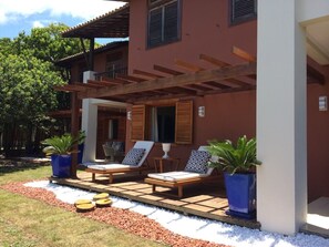 Vista frontal da casa 