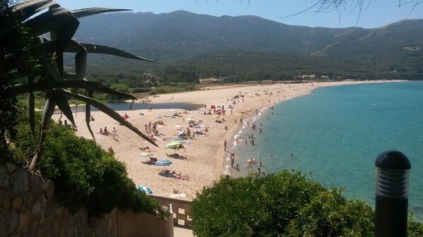 plage de la Liscia à 200 m