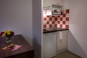 Make a tasty meal in your own kitchen!