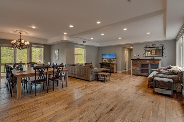 Living and dining area