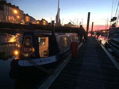 CITY CENTRE *ENTIRE NARROWBOAT *