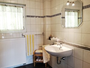 Ferienwohnung 90 qm für 5 Personen mit zwei Schlafzimmern