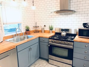 beautiful well equipped kitchen.  