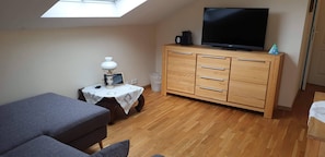 Junior-Suite Nr. 2.2, 1 Wohnzimmer, 1 Schlafzimmer, Balkon