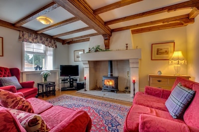Meadows Edge Cottage, Private Hot Tub & Dog Friendly*
