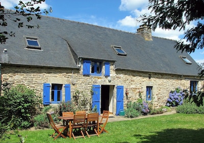 Casa de carácter unifamiliar en Peaceful rural Aldea