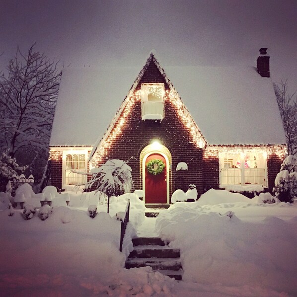 The cottage in winter. Utah ski resorts are 20-25 minutes from the cottage.