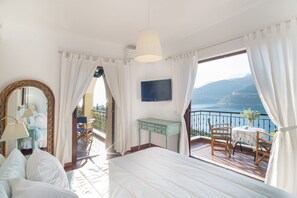 the mester bedroom of the upper floors