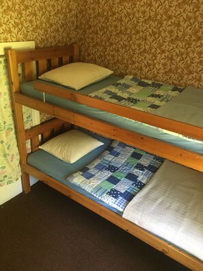 Sovrum 2 med våningssäng