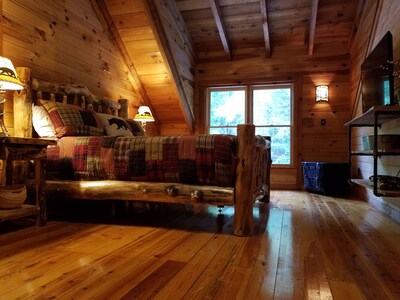 CozyCabinonBankofCartecay/River access/WiFi/Dogs OK/Self Check-In&Out/Clean