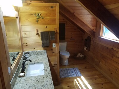 CozyCabinonBankofCartecay/River access/WiFi/Dogs OK/Self Check-In&Out/Clean