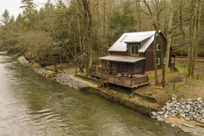 CozyCabinonBankofCartecay/River access/WiFi/Dogs OK/Self Check-In&Out/Clean