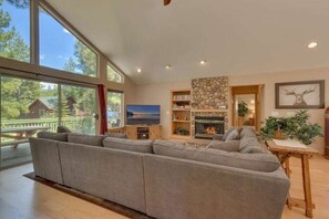 Oak Ridge Retreat Living Room