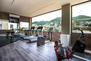 Rooftop gym with mtn views