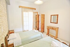 Twin bedroom and furniture