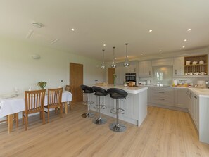 Convenient open plan-design | The Old Kennels, Tibberton, near Gloucester