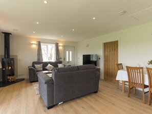 Spacious open-plan living area | The Old Kennels, Tibberton, near Gloucester
