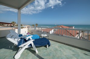 Furnished terrace with sea view