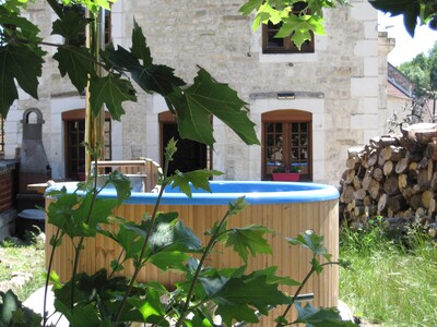 Chateau de Serrigny, Chablis-Serrigny,  The Eastern Gatehouse