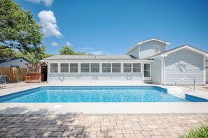 Exterior / Pool Area