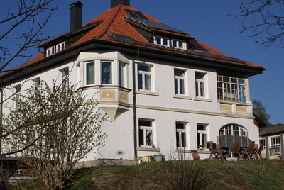 Lehmvilla dreieinhalb