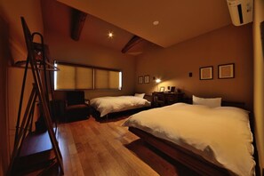Bedroom 2 (2F)