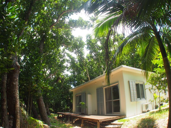 Kuganipi Beachside Inn Iriomote Room2
