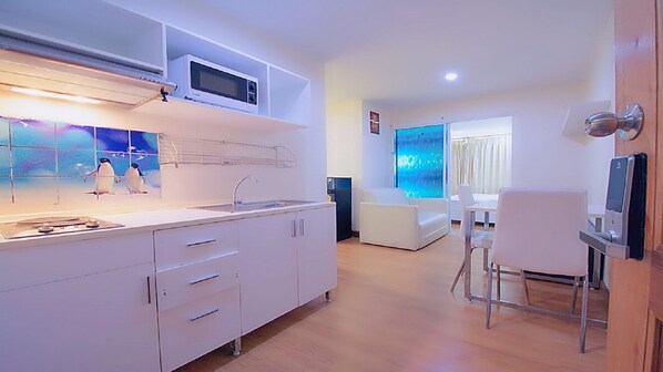 room kitchen