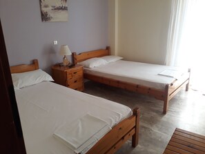 Bedroom - Two semi-double beds