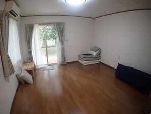 Kuganipi Beachside Inn Iriomote Room1