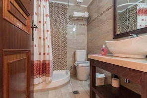 Studio in Chania town steps from the beach
Bathroom