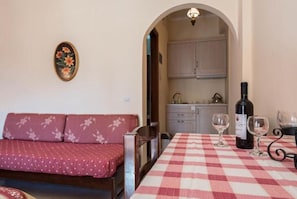 Studio in Chania town steps from the beach