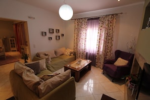 Villa Caramella living room