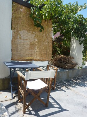 Dining corner in the garden