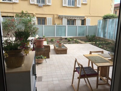 Charming apartment, garden, private parking
