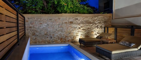  Private solar heated pool