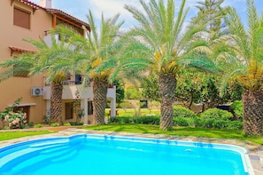Large pool and stunning gardens