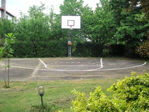 Sport court