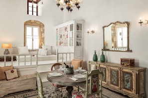 Dinning Area & sitting room