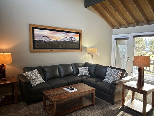 New Living Room Pic 2
