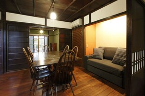 1st floor Living room