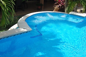 JACUZZI