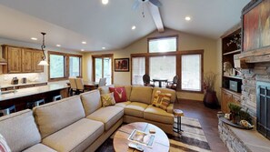 Sunriver_39_Caldera_Cabin (1)