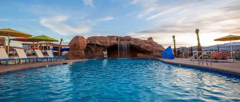 Large upper pool with red rock arches and waterfalls