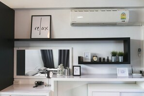 Minimal decoration
