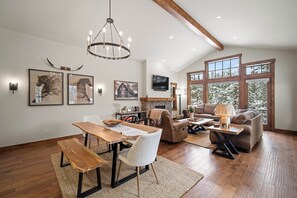 Caldera Cabin 27-05
