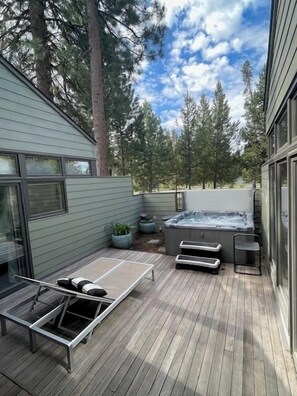 hot tub NEW 4
